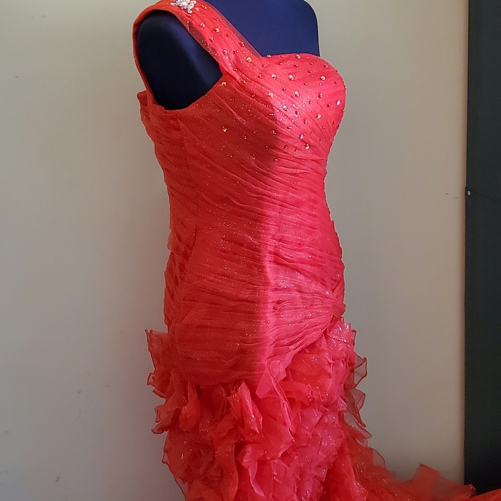 Dress - Picture 3 of 3